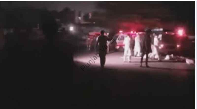 कराची के पुलिस हेडक्वार्टर में घुसे 8-10 आतंकी, पुलिस ने 2 दहशतगर्द मार गिराए