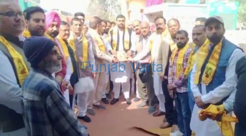  हरिद्वार से गंगाजल लेकर पहुंचे कावड़ का विधायक गोल्डी कंबोज द्वारा किया गया स्वागत